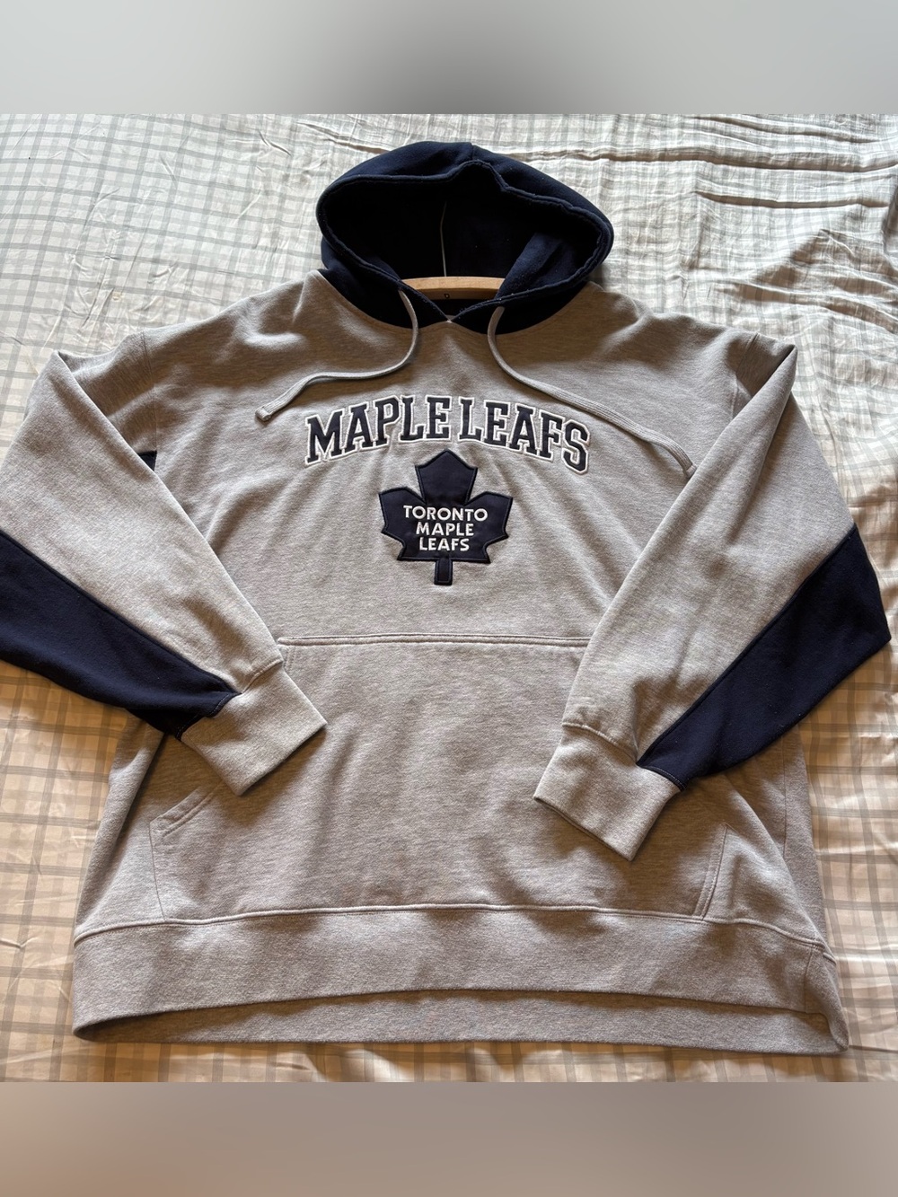 ✨✨Toronto Maple Leafs Hoodie 2XL✨✨